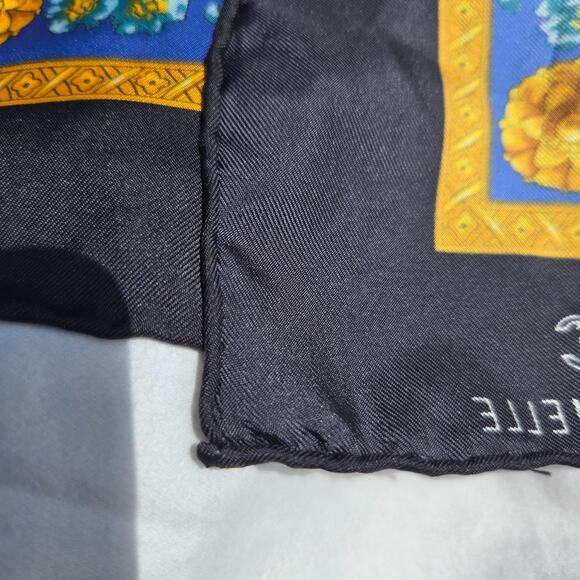 Vintage Charmelle Queen Bee Silk Scarf Rolled Hem Blue Gold Black - Picture 9 of 12